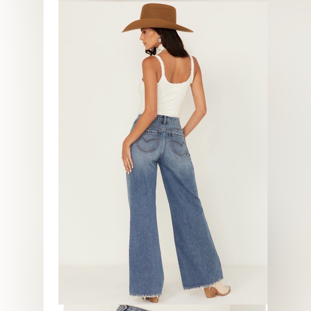 High-Rise Wide Leg Jeans in Medium Blue Wash - Picture 2 of 4